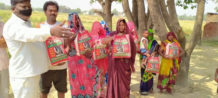 yadavajm's tweet photo. @Santosh35963600 @yadavakhilesh @dimpleyadav @proframgopalya1 @manishjagan @NareshUttamSP @abuasimazmi @MPDharmendraYdv @UDhakre @juhiesingh @DrRajpalKashyap @MediaCellSP @samajwadiparty @rajendrabyadav माननीय @yadavakhileshजी ने उसी का टिकट आश्वासन देकर काटा है जिसने जब लाकडाउन में खाने के लाले पडे़ थे मुंगराबादशाहपुर की जनता को राशनों से पाटा है।15साल से महाराष्ट्र उपाध्यक्ष उपाध्यक्ष हैं यदुवंशी संस्थाओं के संरक्षक,गरीबों के शुभचिंतक हैं।महाराष्ट्र उत्तर प्रदेश में काम विशेष https://t.co/vzStSbD3Px