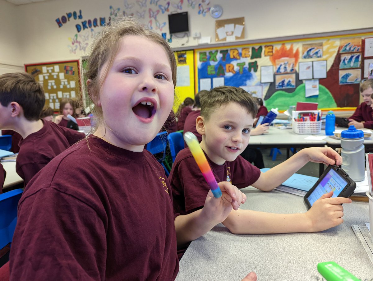 marsdenjunior's tweet photo. Some amazing work in computing today with our Outstanding Year 4's. We created amazing branching diagrams to categorise different things on J2Data. #InspirationalComputing #Aspirations #Teamwork #TeamMJS https://t.co/p9zmUF9hRB