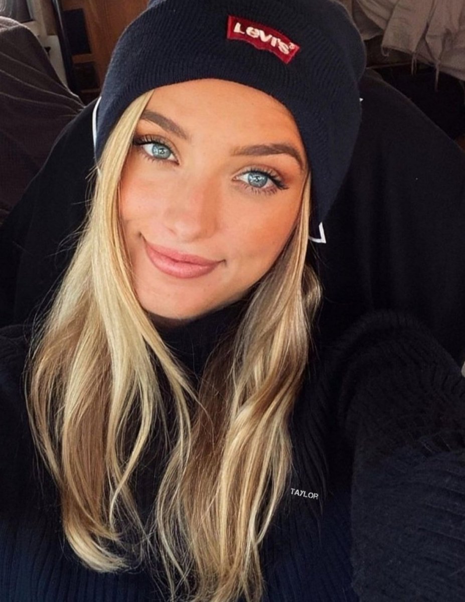 KissMeAgain99's tweet photo. Have a lovely day 💙❄💋 https://t.co/pqDar25JcG