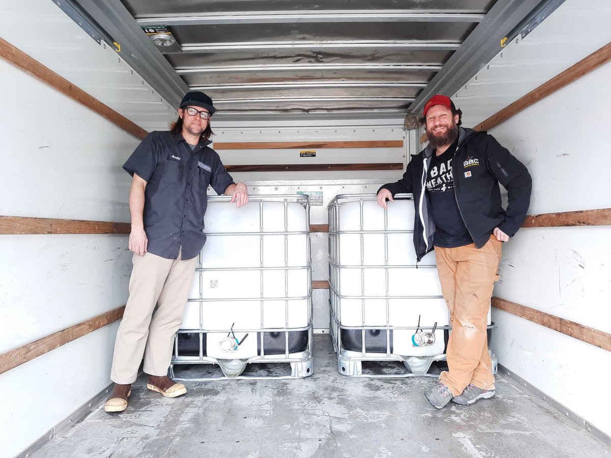 BadWeatherBrew's tweet photo. Callab Parti-Gyle brew w/ @ArbeiterBrewing today! 1 mash, 2 beers, 1 at each brewery. Essentially we made multiple beers from a single mash to be fermented out at each respective brewery.
They are both dip hopped Belgian ales.
Transporting the unfermented beer to Arbeiter. https://t.co/5diorvSpcA