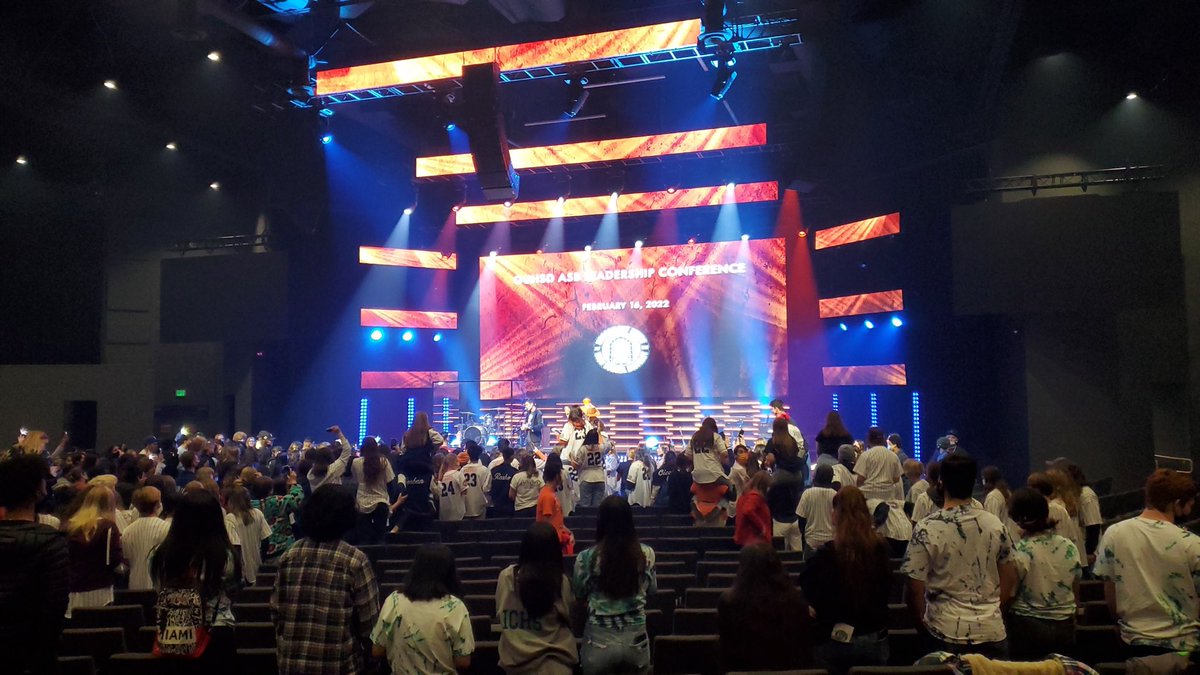 Grossmont High School ASB and Pride students. Attending the GUHSD Leadership Conference. Way to represent GHS pride! ⁦<a href="/GHSASB/">GROSSMONT ASB</a>⁩ ⁦@GUHSDTweet⁩