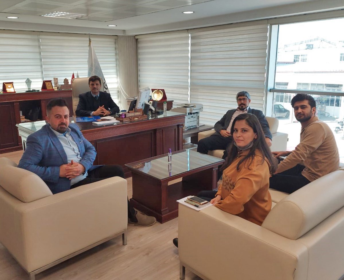 ispartamimarlar's tweet photo. KOSGEB İl Müdürü sn. Yurdun Yıldırım'ı ziyaret ettik.
- Tüm Mimarlık faaliyetlerinin KOSGEB desteği sınıfında olduğu bilgisini aldık.
- Hem iş arayan, hem iş kurmak isteyen mimarlar, hem de mimar istihdam edecek firmalar için 15 çeşit parasal destek olduğunu öğrendik.
#kosgeb https://t.co/3WbEIMVMvL