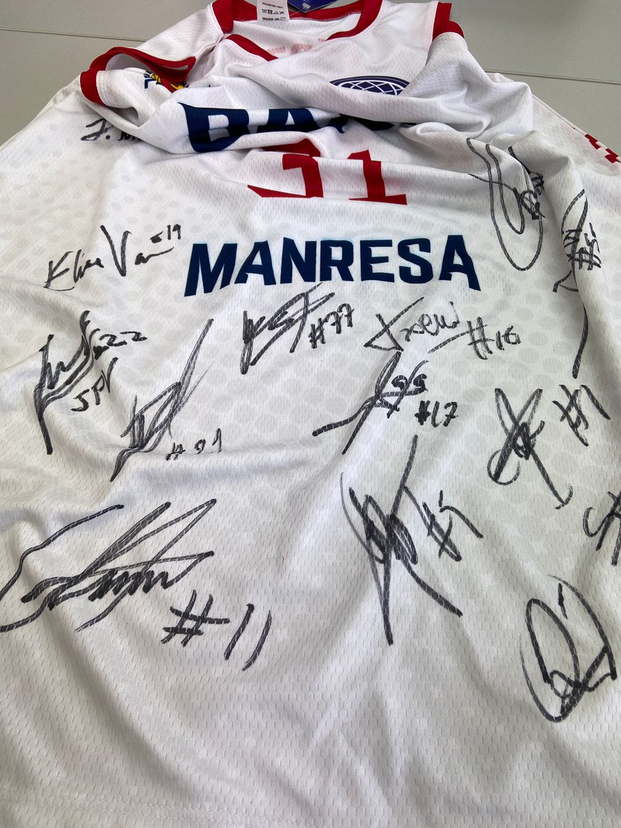 🏀 SEREM A LA COPA I TENIM REGAL!

Participa al sorteig i guanya una samarreta de Barça, Penya o Manresa signada per la plantilla

1️⃣ Segueix el nostre compte @Totgira
2️⃣ Fes RT d'aquesta piulada
3️⃣ Comenta els partits amb nosaltres i en el comentari digues quina samarreta vols