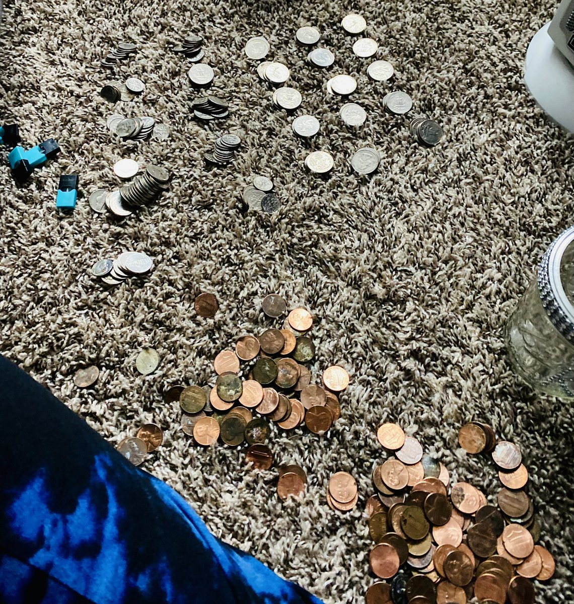 sashafierce897's tweet photo. if you pull up yo dealer like dis…money is money bish #PeaceAndLove https://t.co/JoEVdXRFQc