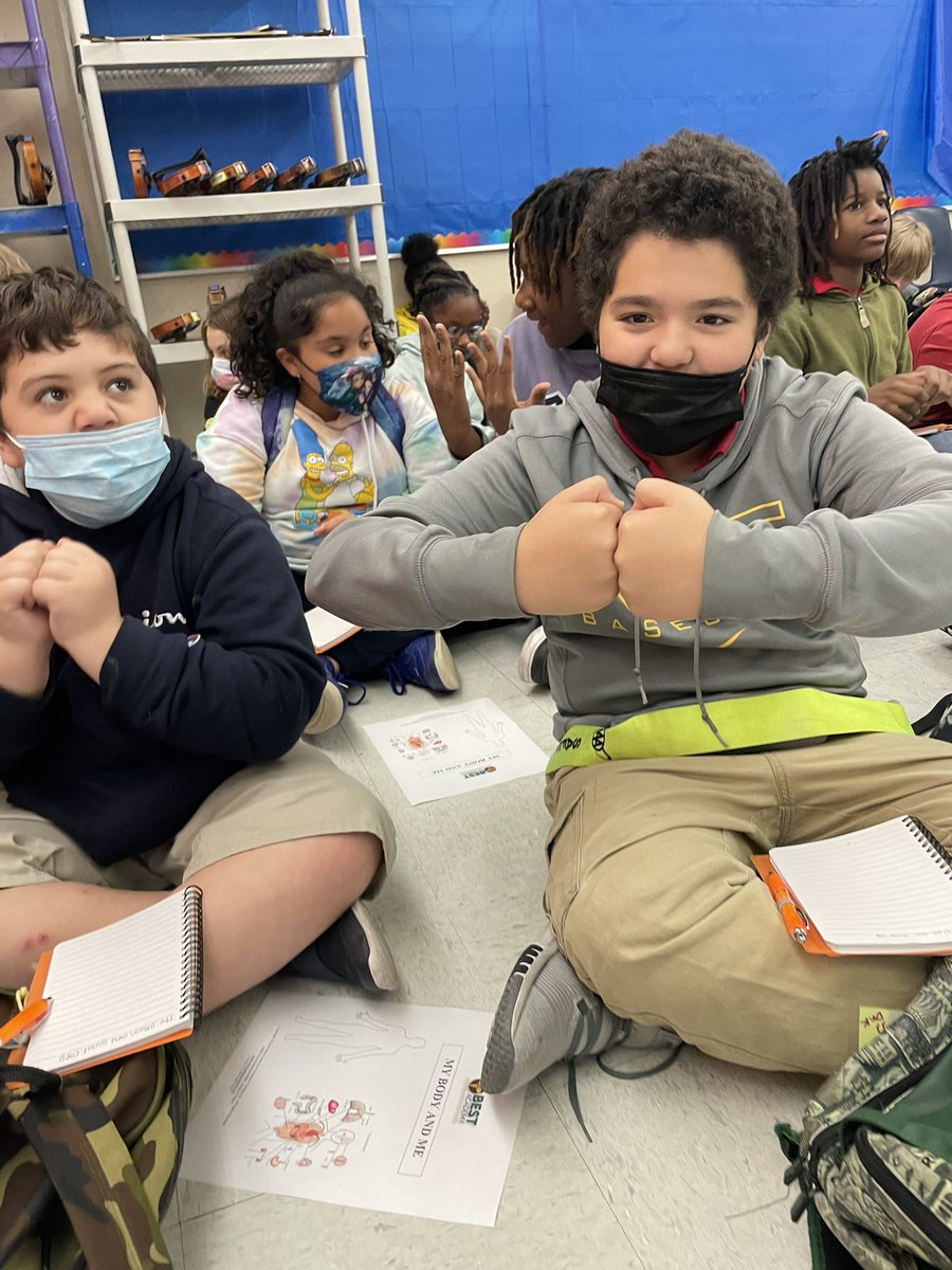 Dunbar_Magnet's tweet image. Learning about the brain and spinal cord today with our partners from @BrainExpansions! #ONLYatDunbar