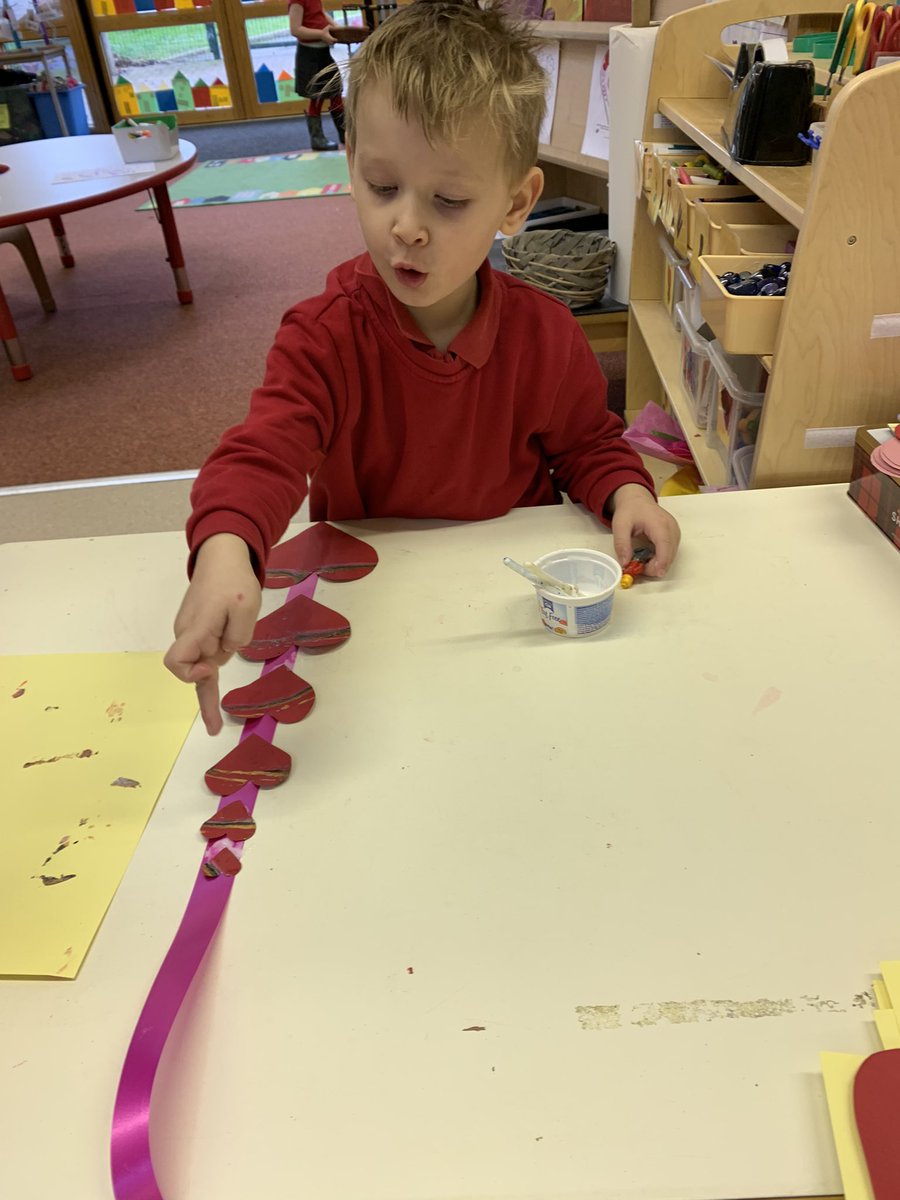MrsCharlesKV's tweet photo. We then ordered the hearts from biggest to smallest. https://t.co/6smp5DmyoA
