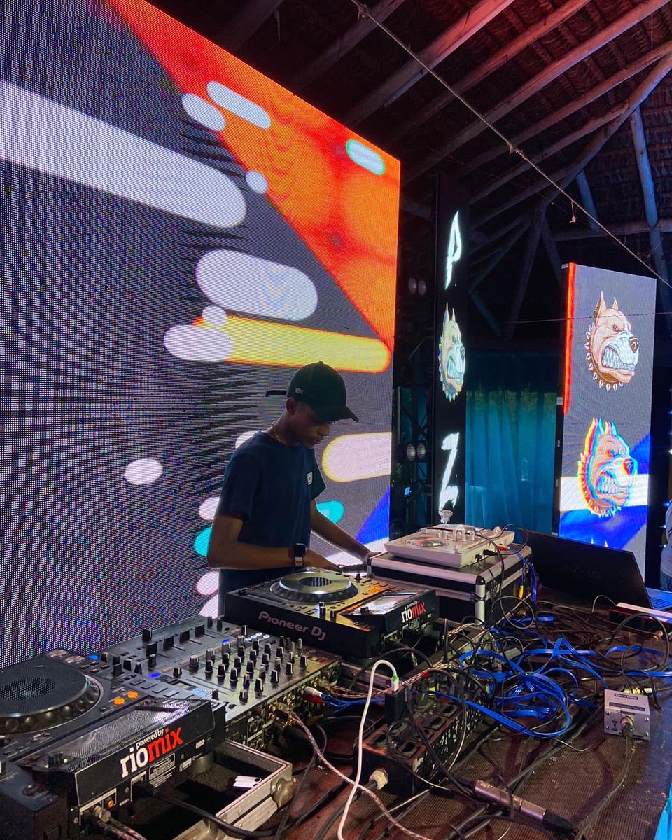 djjoaoda5bofc's tweet photo. E eu que Ritmei a festa do mc poze 😭😭😭😭😭😭😭🙌🏾❤️🥳 da rt pra ele ver essa foto . https://t.co/o5eMFDHL5z