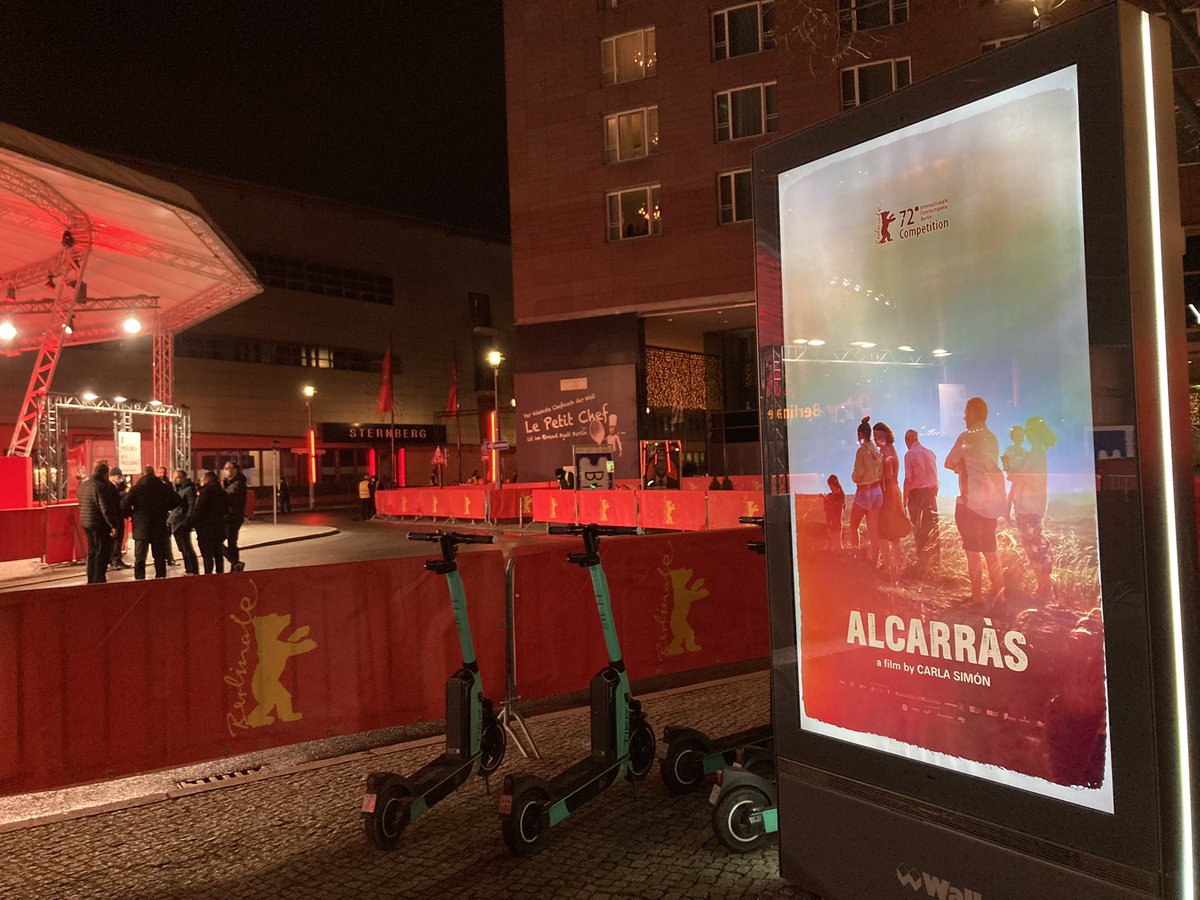 “Alcarràs” de Carla Simón ha guanyat l’Ós d’or a la #Berlinale. És la primera vegada que una pel·lícula catalana rodada en català guanya el guardó a millor pel·lícula al Festival Internacional de Cinema de Berlín.