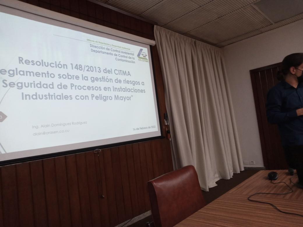 JorgeAlvarezAl5's tweet photo. Imparte la Oficina de Regulación y Seguridad Ambiental (@OCitma) conferencia a la alta dirección del MINEM sobre lo regulado en el país para las instalaciones de peligro mayor. Este OACE a la vanguardia de la seguridad en Cuba. https://t.co/xAQtAsjg0G
