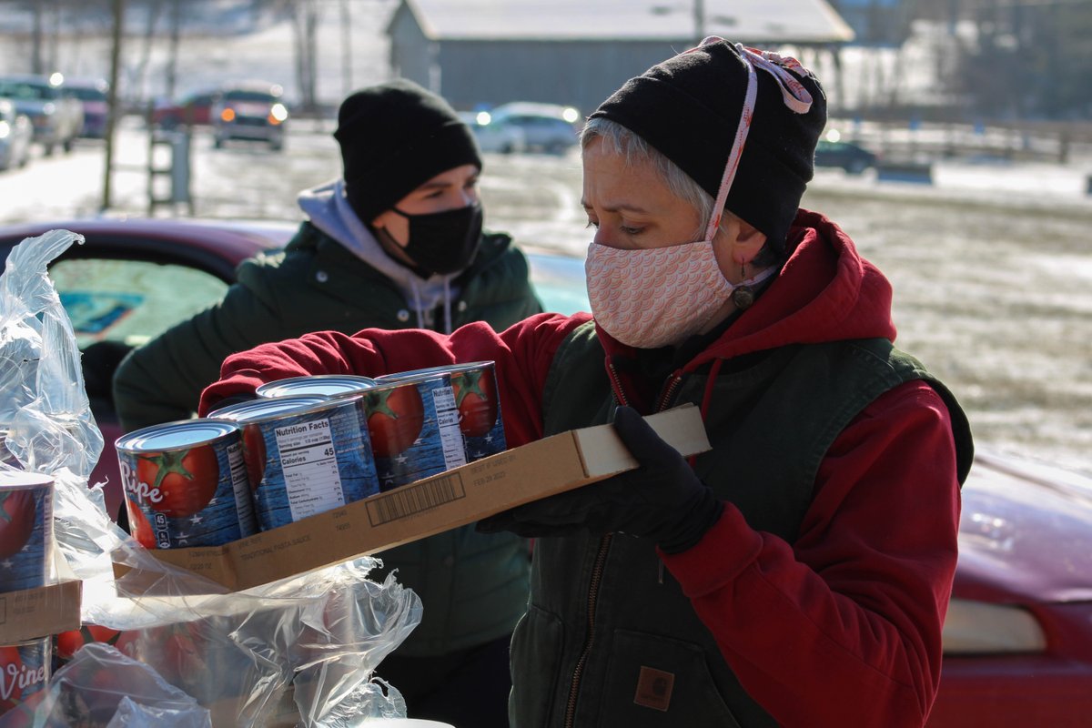OhioFoodbanks's tweet photo. Please take action to urge members of the U.S. House to support additional funding for TEFAP to help foodbanks in Ohio and across the country continue to meet the need in our communities. Use our simple tool to email your member of Congress: https://t.co/46LKed1WNI https://t.co/a0n49FghyE