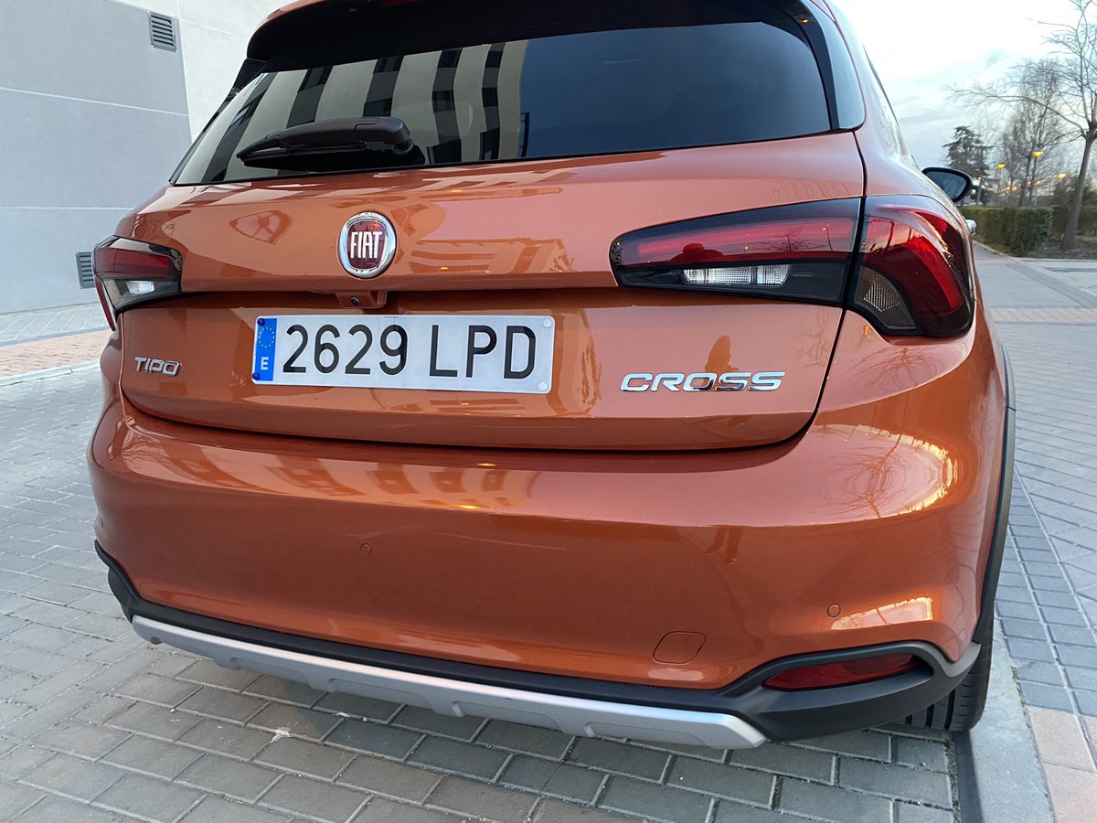 Estoy probando esta semana este FIAT Tipo Cross, un coche cómodo urbanita con toque campero que hace de el una de las mejores opciones de su segmento. Te lo contamos todo en nuestra web y RRSS. <a href="/Fiat_es/">Fiat España</a> <a href="/infoblogmotor/">Infoblogmotor.com</a> #FIATTIPO #infoblogmotor