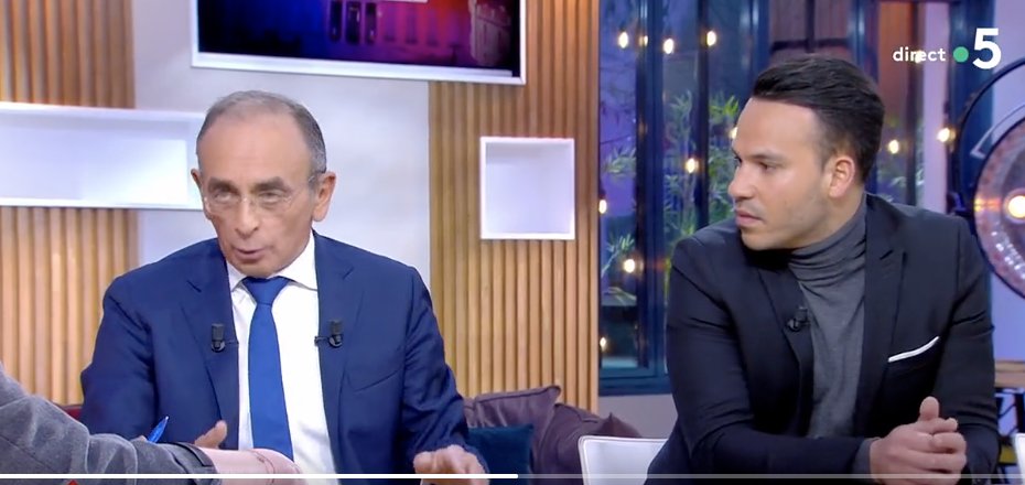À la place du journaliste de #France5,  #MohamedBouhafsi, face à #EricZemmour, je ne suis pas sûr que j'aurais réussi à garder mon calme. (Il est vrai qu'il serre ses deux mains très fort...) 😳