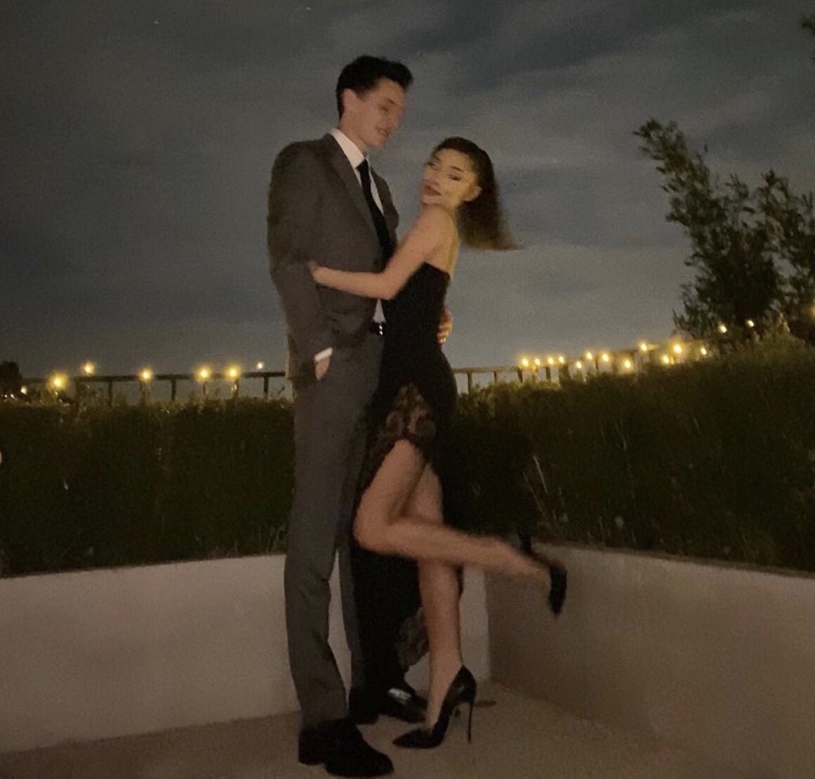 thinkerarishawn's tweet photo. happy valentines day to ariana grande and dalton gomez, shawn mendes and niall horan. https://t.co/MPRHmqz8P4