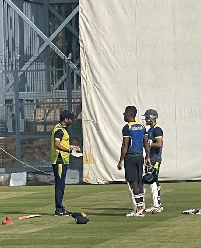 ajratra's tweet photo. Assam Team ready to go 🏏 🏏🏏
Keep pouring your good wishes n blessings !!
#AjayRatra #Coach #AssamTeam #RanjiTrophy #Preparations #ASSAMvsMAHARASHTRA #LahliCricketStadium https://t.co/sf392pR1PT