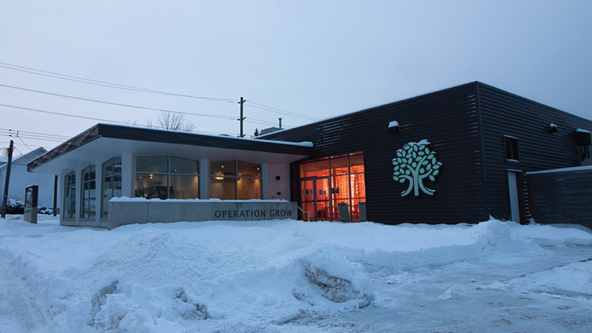 Operation_Grow's tweet photo. Let us light up your morning! 🌤 Come see us for your fresh greens and yummy treats at 436 Bay Street, Midland. Open daily Monday to Saturday, 9AM - 5PM. #midlandontario https://t.co/CUPuxPGgCk