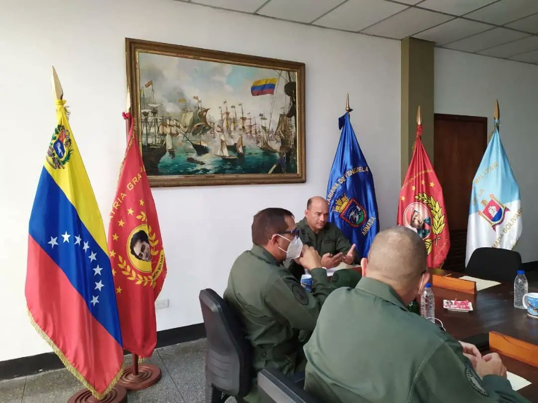 #16feb || Desde el Salón Kariña del edificio de la Dirección de la <a href="/AMARB_Oficial/">Academia Militar de la Armada Bolivariana</a>, Cmdte Gral de la <a href="/ArmadaFANBVzla/">Armada_ve</a>, Alm <a href="/Alexjvb44/">Alm Alexander José Velásquez Bastidas</a>, efectuó reunión con el Estado Mayor Naval, a fin de revisar Proyectos 2️⃣0️⃣2️⃣2️⃣ Rumbo al Bicentenario.

#NavegandoAlBicentenario

<a href="/NicolasMaduro/">Nicolás Maduro</a>