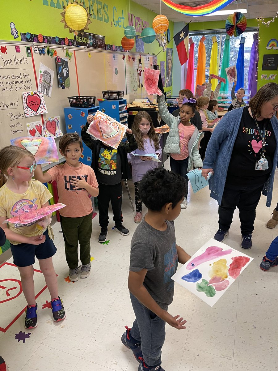 2nd graders from <a href="/lwalling2nd/">Lannie Walling</a>’s class did a wonderful job on their <a href="/jimdine_art/">Jim Dine</a> inspired pop art hearts! <a href="/mambrinosteam/">STEAM Academy at Mambrino</a> <a href="/granburyisd/">Granbury ISD</a> <a href="/Curriculum_GISD/">Granbury ISD Curriculum Department</a> @HeatherBoisjol1 #10houses1family