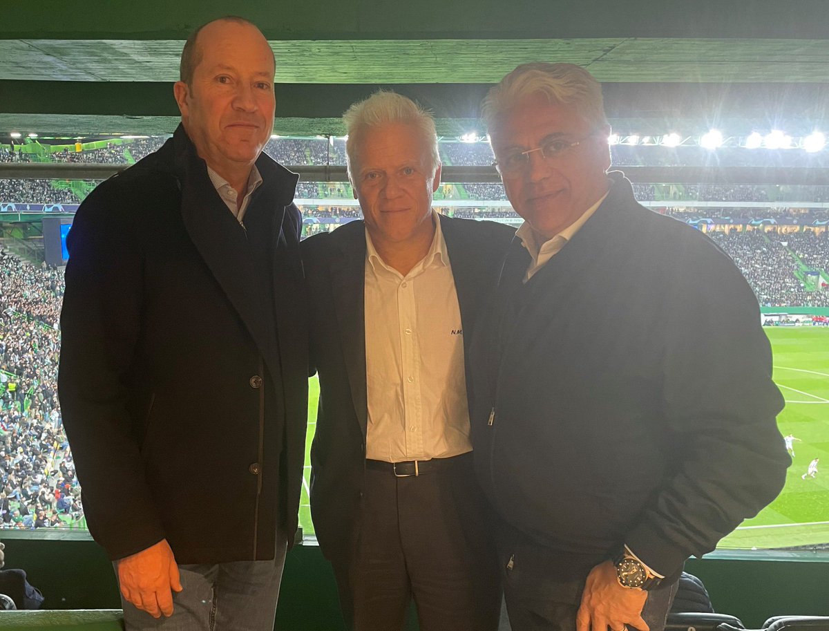 A <a href="/TotalStor_PT/">TotalStor, a Ricoh Company</a> esteve uma vez mais presente no estádio do @Sporting_CP em noite de competições europeias.
No camarote corporate, contámos com a presença de Paulo Ferreira e Paulo Morais, da PAMAFE que se juntou recentemente ao grupo Ricoh. Sejam bem-vindos à família RICOH 💪🏻👏🏻