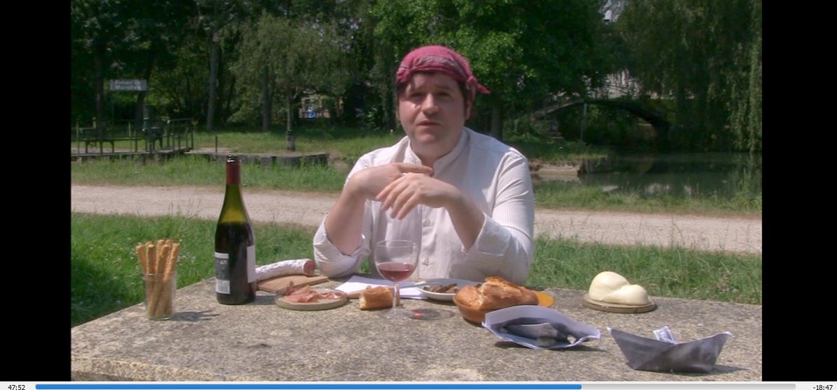 groundways's tweet image. le point commun avec keaton d'ailleurs dans leur interprétation c'est aussi l'impassibilité du visage (...) comme s'il était totalement traversé par les mots par la mécanique des mots (...) voilà c'est ça c'est une sorte de boite à musique de jouet mécanique au fond Boby Lapointe