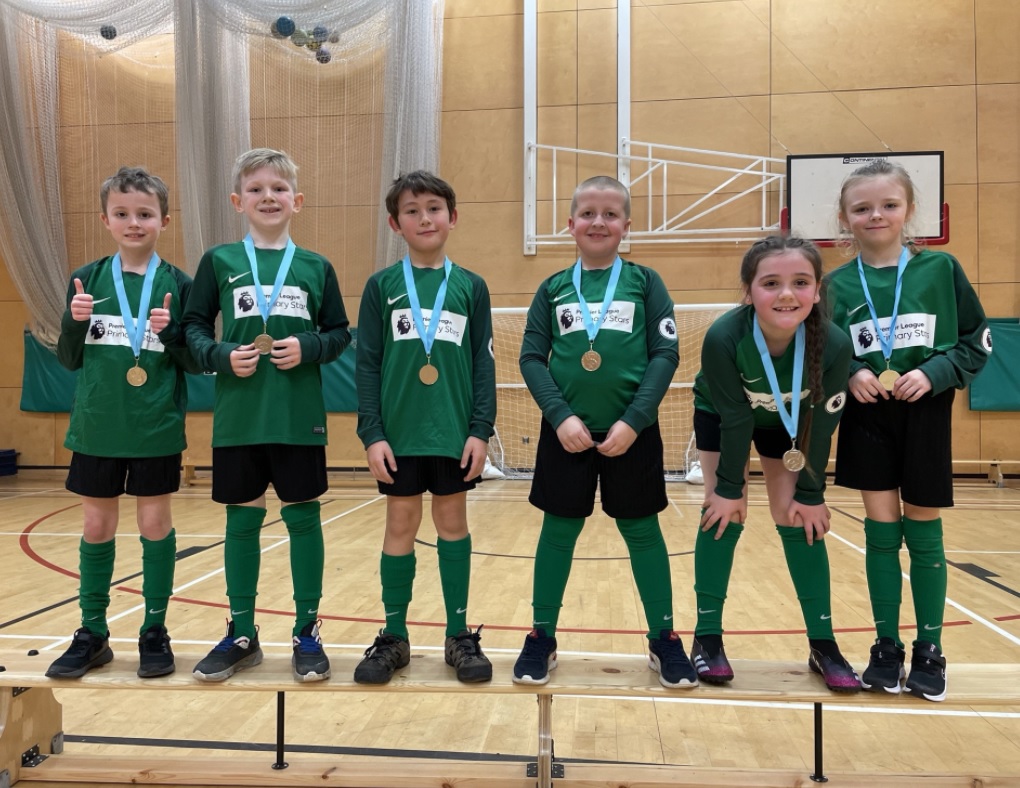 Team Bradley Green (@_teambg) on Twitter photo Our Y3/4 Dodgeball team absolutely loved their first competition representing the school in a Tameside-wide tournament - and they even reached the final came away with a silver medal 🥈
Thanks to <a href="/tamesidessp/">Tameside SSP</a> organising this tournament! Our Y3/4 Dodgeball team absolutely loved their first competition representing the school in a Tameside-wide tournament - and they even reached the final came away with a silver medal 🥈
Thanks to <a href="/tamesidessp/">Tameside SSP</a> organising this tournament!