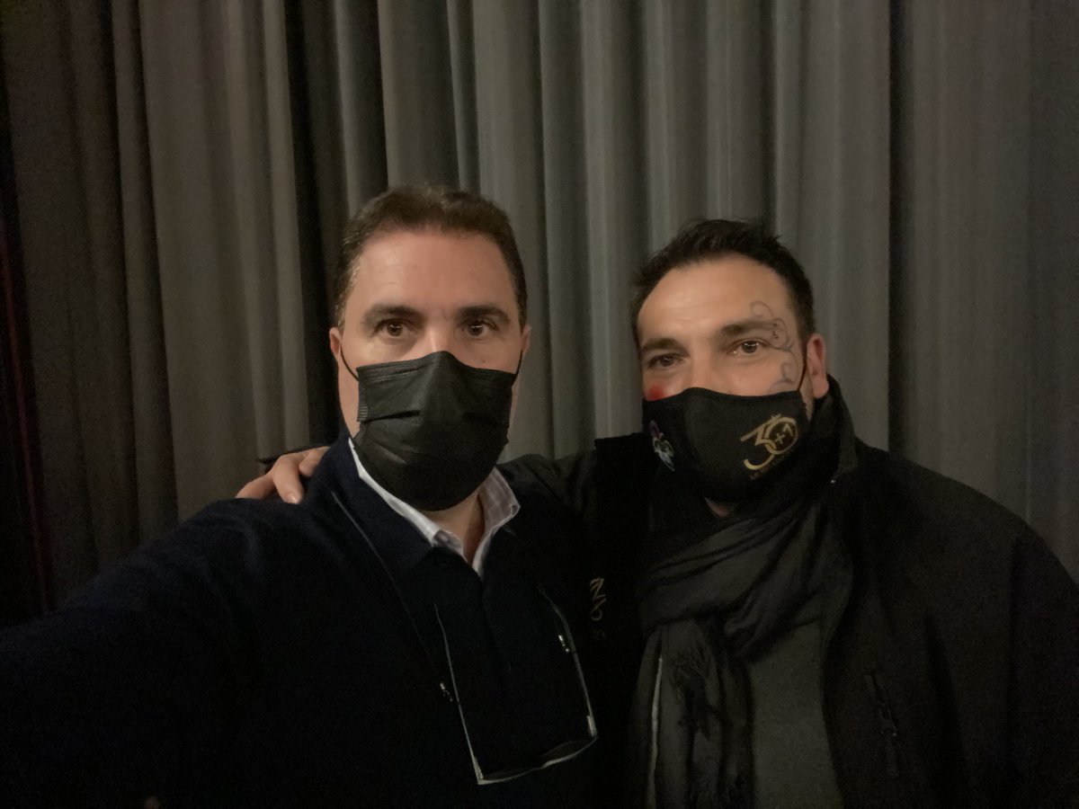 En el teatro ESAD junto con una leyenda de la instrumentación del #CarnavalMLG Nene Aguilar Prieto… <a href="/NENE_Ajesus/">Antonio Jesús NENE ®</a> Honrado de haber aprendido tanto se él… gracias, amigo. 👇🏻