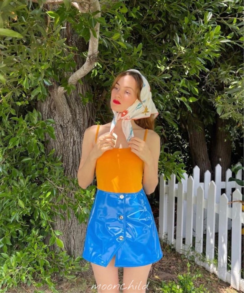 aylaprep's tweet image. i gotta find somewhere dope that i can pose, adjust my hair, adjust my clothes 
so i can get that fire post and it's all for show —