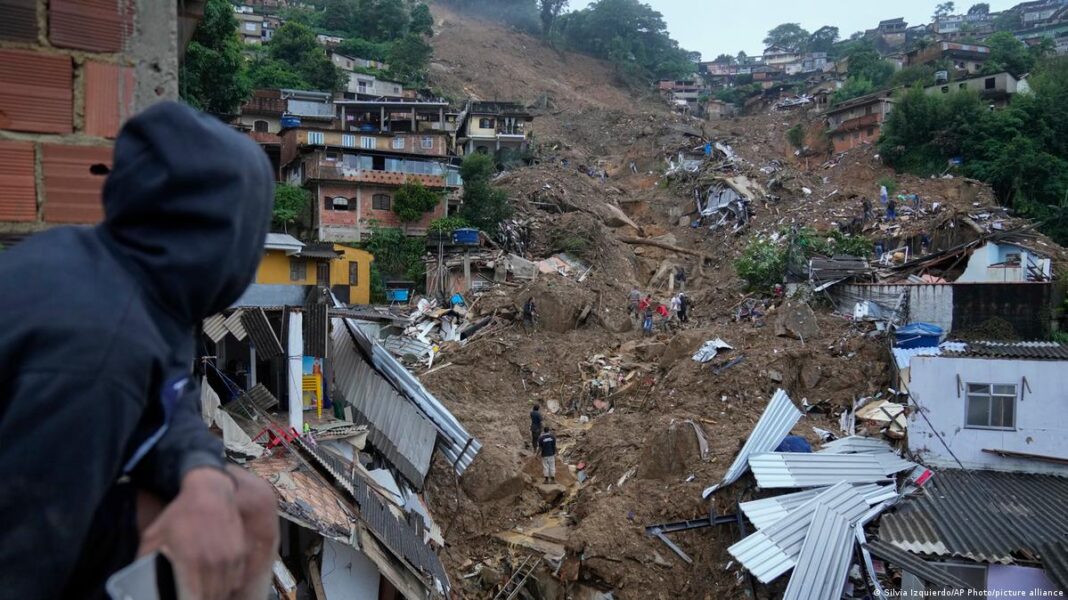 RealistiTez's tweet photo. Embracing the @cyberkidzclub movement. We are announcing that all sales of @RealistiTez this week, from now on, will be donated to families affected by the tragedy that devastates the city of Petrópolis-RJ.🇧🇷

#Tezos #NFTCommunity . https://t.co/RPjhF8BArz