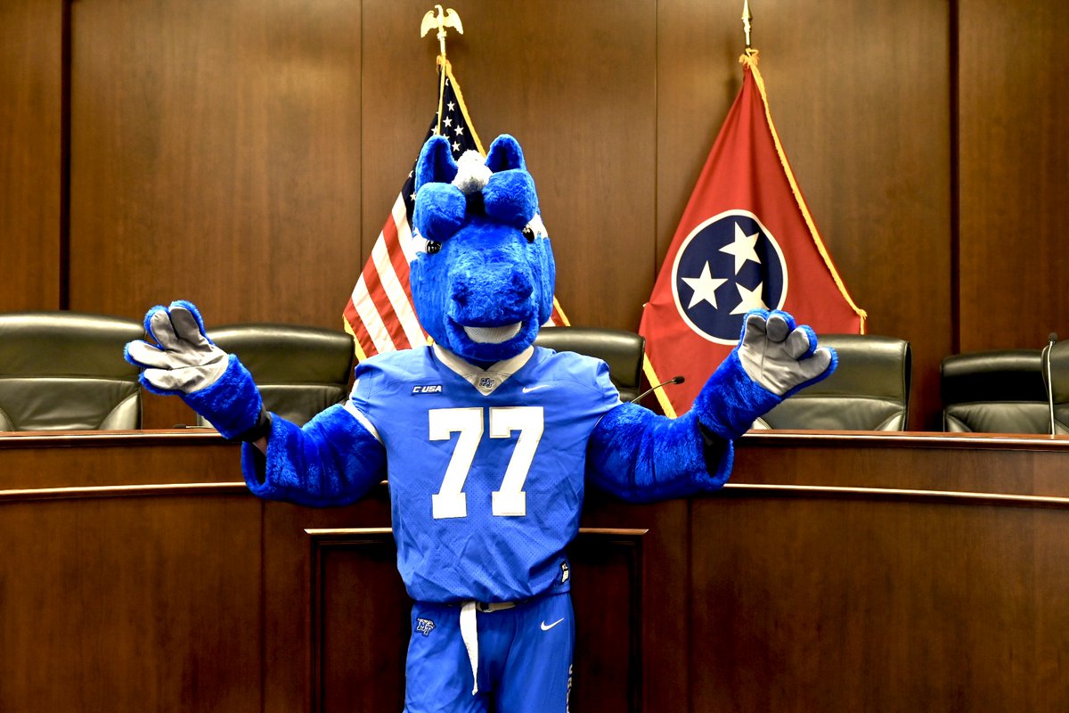 MTSULightning's tweet photo. Had a great time meeting @TNgov legislators with @PresidentMcPhee and @BethHarwellTN today at the @MTSU Day on the Hill at the Capitol! #DayOnTheHill #mascotlife https://t.co/y0AZW9OUZ9