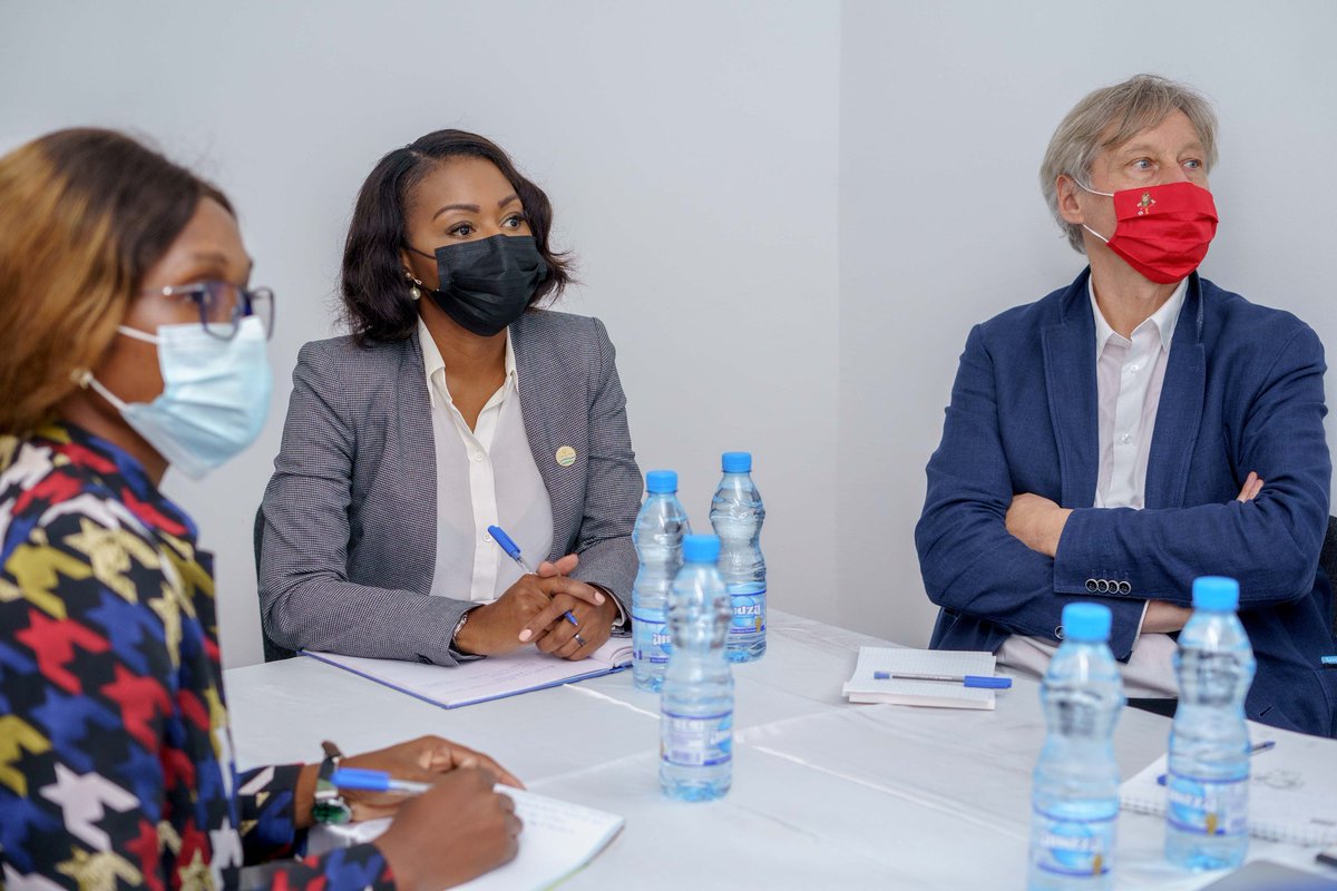 laagabon's tweet photo. Dans le cadre de la mutualisation des efforts pour la sécurité alimentaire au niveau de la sous-région, le #CPAC a mis en place un projet de laboratoire inter-Etats d’analyses des pesticides (#LIEAP). 

📌 Lire plus ici ⤵️
https://t.co/AONFOmcpT2 https://t.co/LosXjjzVAq