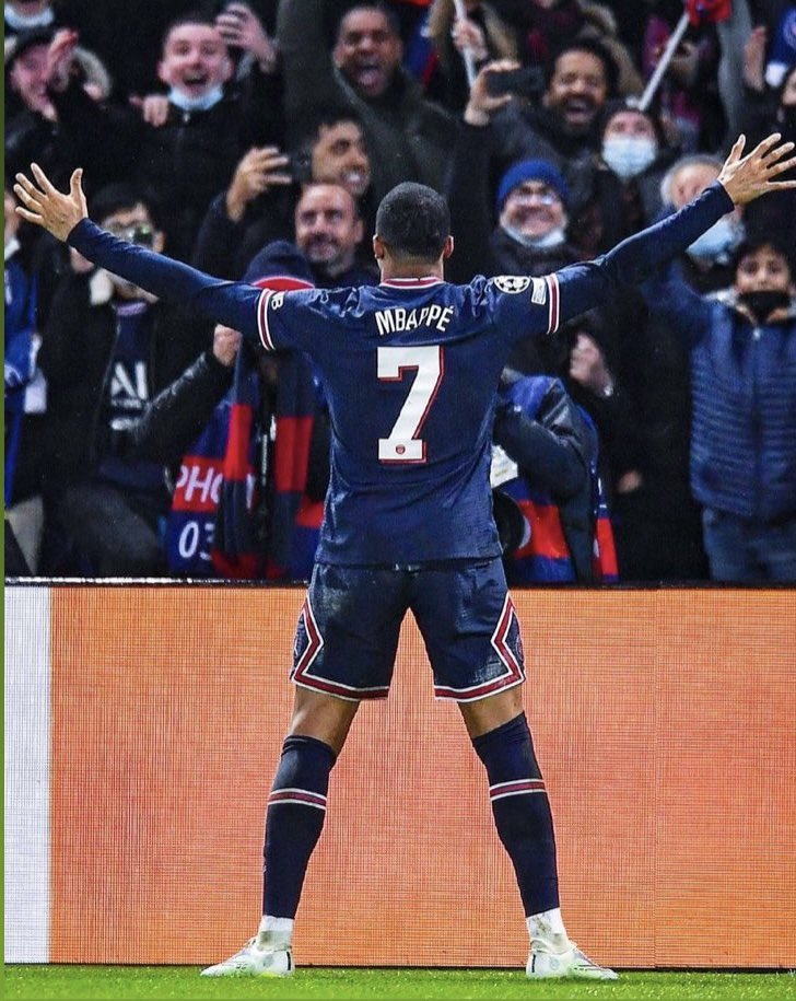 LbfDiego's tweet photo. Mdr ça me fume tlm le suce alors qu’il y a pas longtemps tlm l’insulter vous retourner vos vestes trop facilement jpp https://t.co/sBgCCxL01m