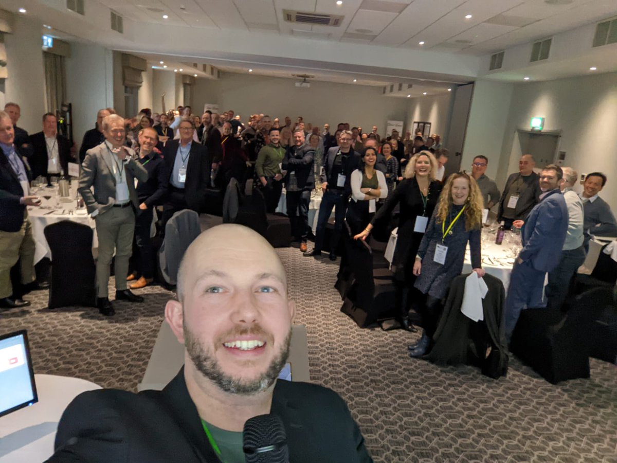 Declasm's tweet photo. Always a good time with @OscarKrane  for the Excellence in Central Government conference! https://t.co/dCtHF45ZdI