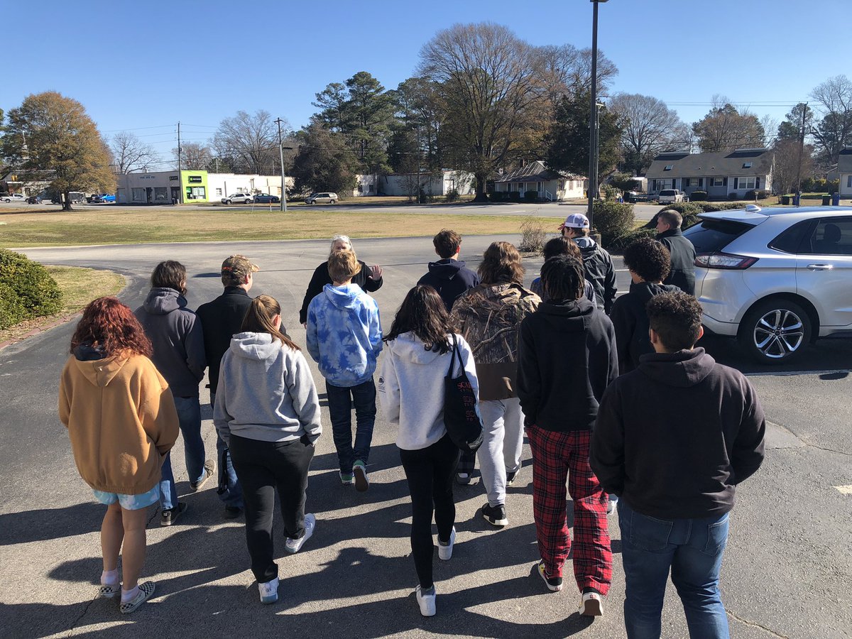 DowningsHistory's tweet photo. Got to go on a walking architecture history tour with RHS Drafting III! What a fun experience! ❤️ https://t.co/B0gZtGvODS