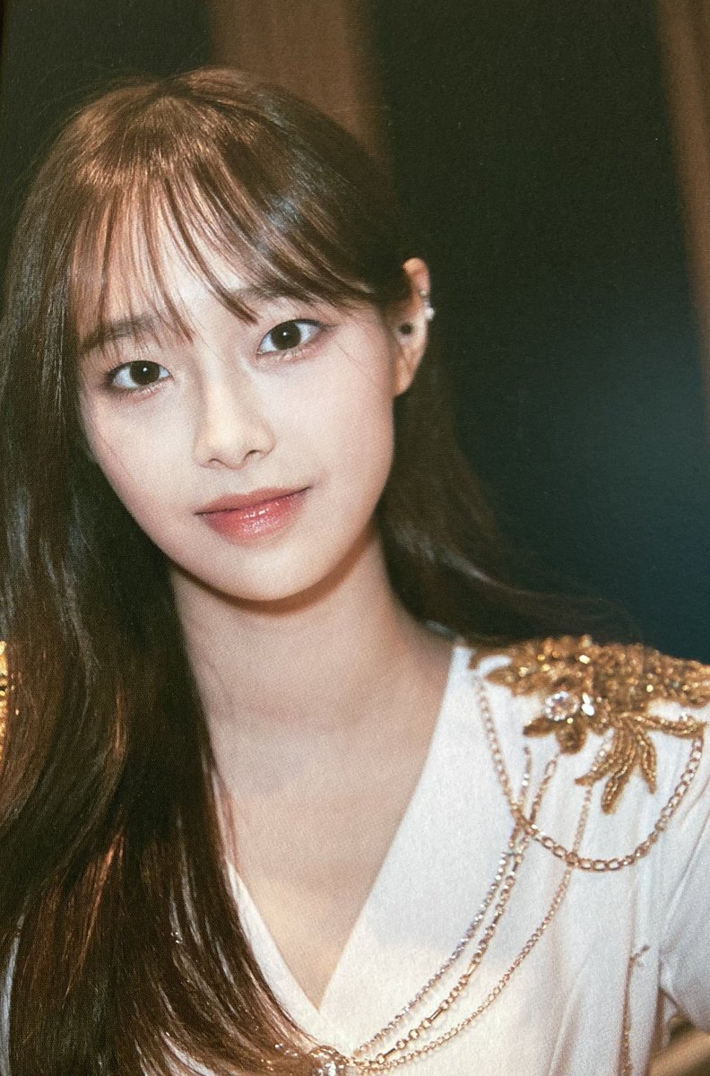 heekkss's tweet photo. This picture of Jiwoo tho https://t.co/G1ZzRiEfBi