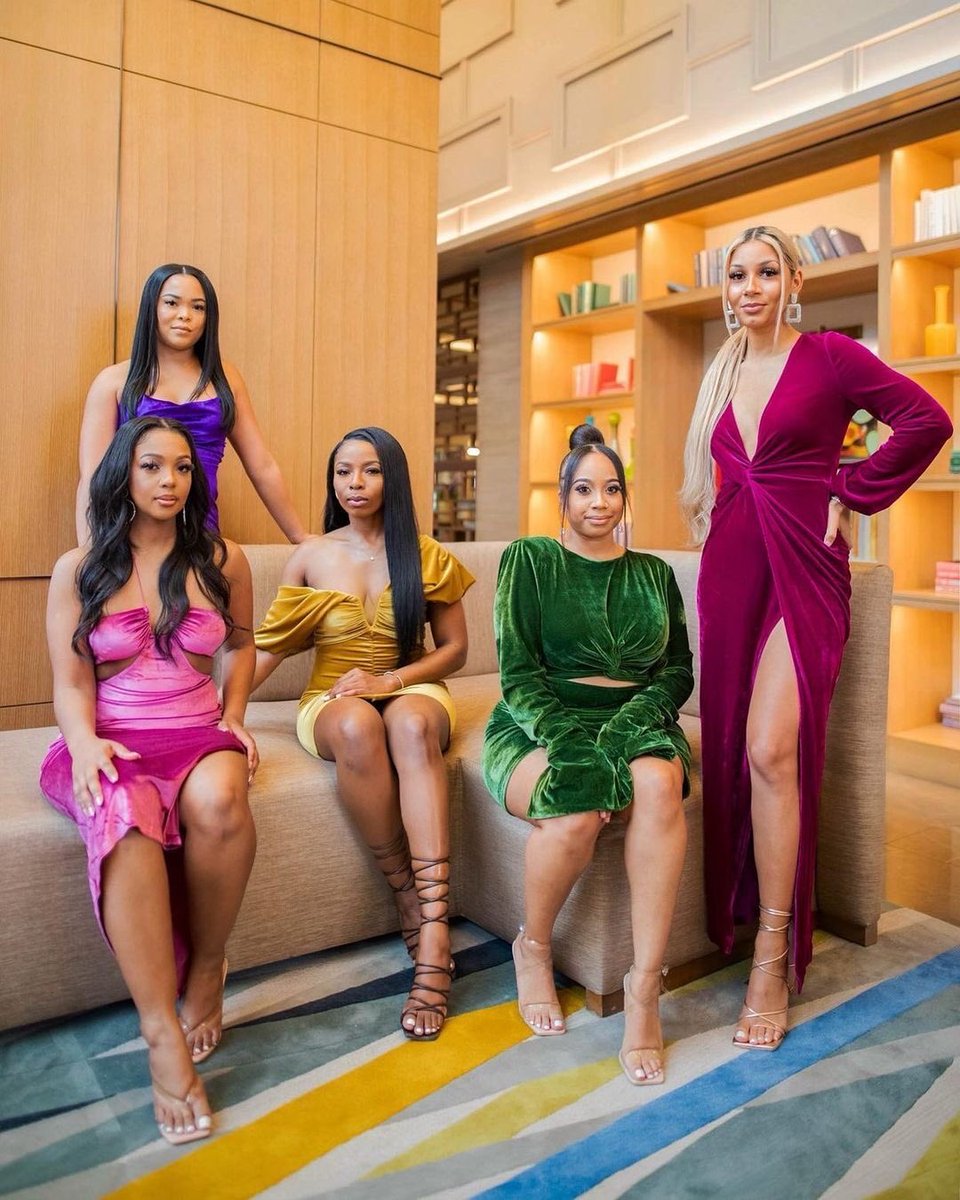 DDDNights's tweet photo. Women’s Day Extravaganza - Gallery experience with multi-panel discussion, art gallery, business vendor walk-through, open bar, and more. 

Sunday, March 6, 2022.

1-5 pm

Retweet/Like to win a ticket. Winner announced on Friday @ 3 pm. https://t.co/nJeHtyRS5I