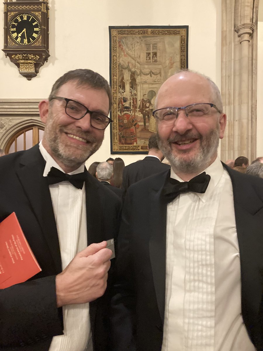 Truly great to be celebrating our ⁦@QAPrizes⁩ award for research in climate &amp; extreme weather, aiding vulnerable communities in the global south with new forecasting &amp; warning systems ⁦<a href="/UniversityLeeds/">University of Leeds</a>⁩ ⁦<a href="/SEELeeds/">Earth and Environment at Leeds</a>⁩ ⁦@ICASLeeds⁩ ⁦@SRILeeds⁩