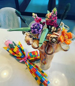 FLvvokYVgAUClgQ?format=jpg&name=360x360