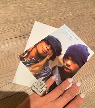 FLvvokcVEAILLpf?format=jpg&name=360x360