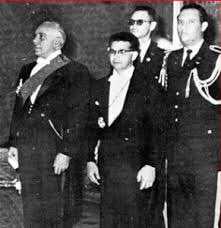 madamesaga's tweet photo. ¿Adivinen quién era presidente-títere de Trujillo el 25 de noviembre de 1960 día en que fueron asesinadas las Hermanas Mirabal y Rufino de la Cruz? #MuñequitoDePapel #Balaguer https://t.co/49ASSLvbeP