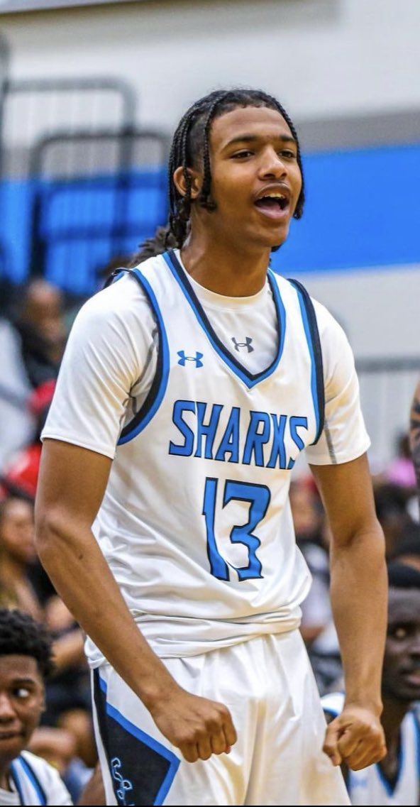 Tonight we honor the class of 2022..THANK YOU! <a href="/CamronAmboree/">Camron Amboree</a> <a href="/the_shawnjr5/">Shawn Jones⭐️⭐️⭐️</a> <a href="/luciousJackson7/">lucious Jackson</a> @nicholas_reece2 Johnny Williams 

#WeWill