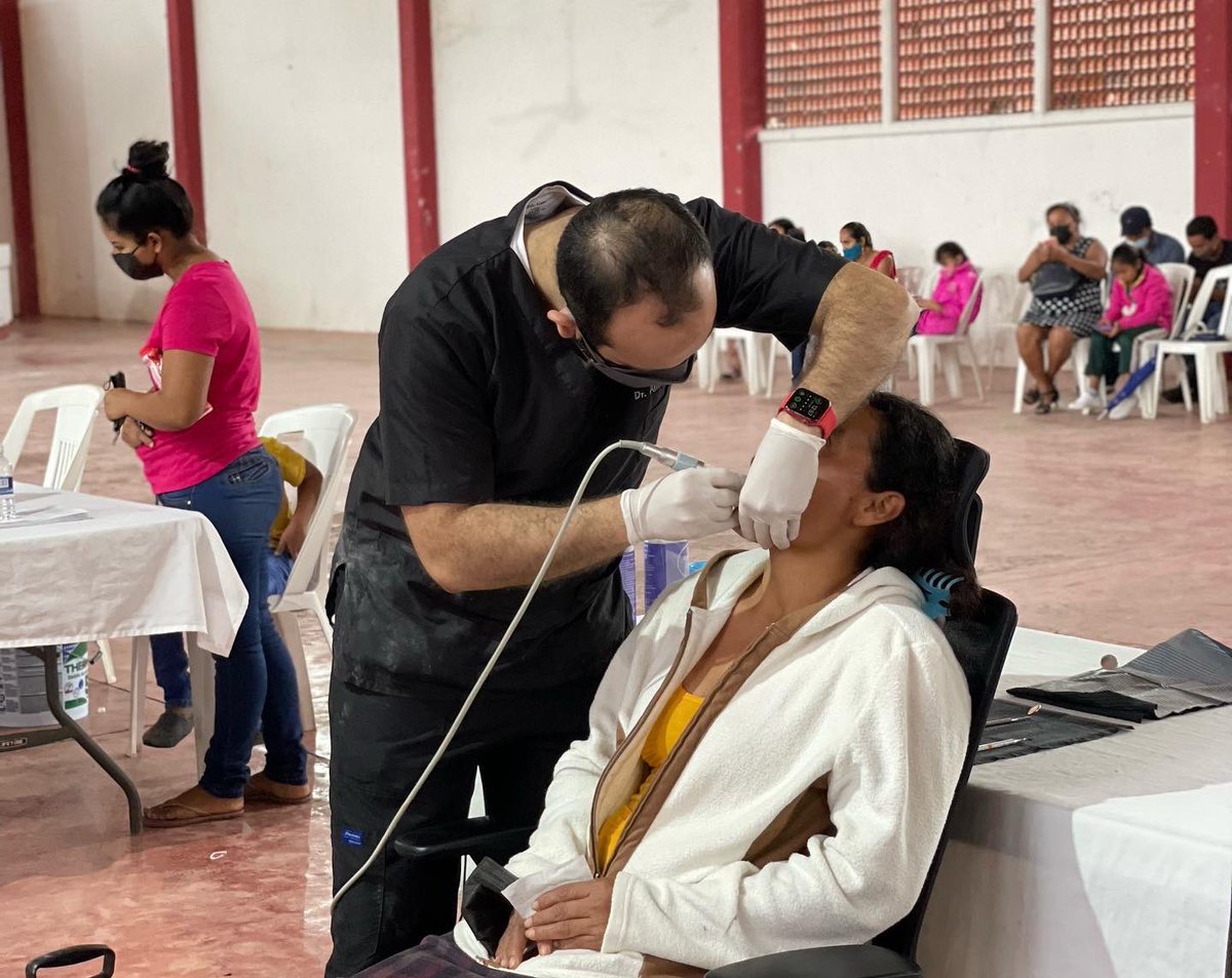 RotaryTab2000's tweet photo. Brigada de la Salud en Poblado Cucuyulapa, Cunduacán. Gracias al equipo médico, a nuestra patrocinadores y socios por hacer esto posible, 58 pacientes atendidos en esta edición. Gracias por liderar esta actividad @MikeToledo_ https://t.co/FQegke5eVL