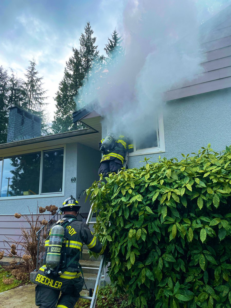 iaff2399's tweet photo. Invaluable training opportunity for our members in vacant homes on Seaview Drive in @CityofPoMo 🔥🔥🔥 @PortMoodyFR @ChiefORio @bcpffa @BCBurnFund @EComm911_info https://t.co/FOjsutO3WK