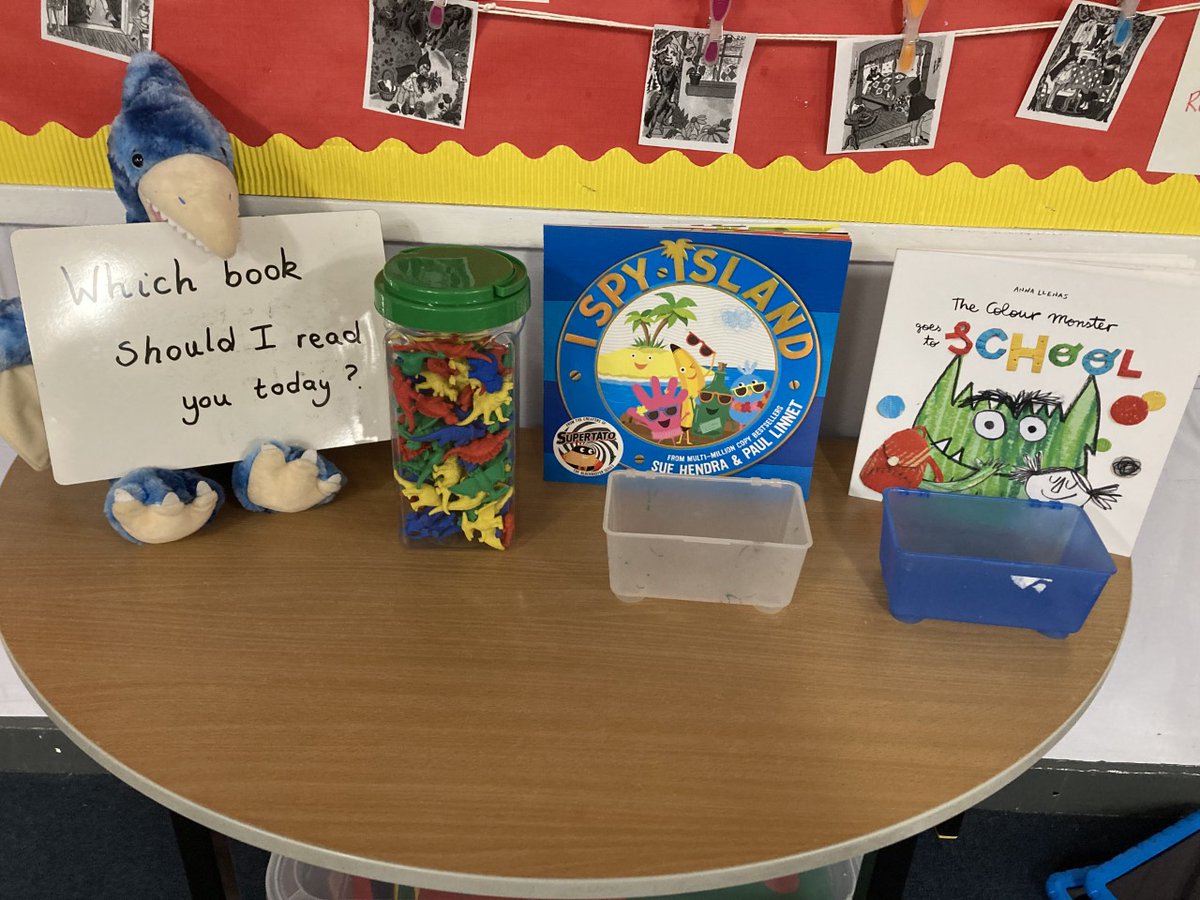 Murray the dinosaur needed some help from Primary 3/2 to choose the class story of the day.  Using their first level reading targets the boys and girls examined the blurb, title, author and illustrator to vote for a story that the whole class could enjoy.  #murrayfieldreads