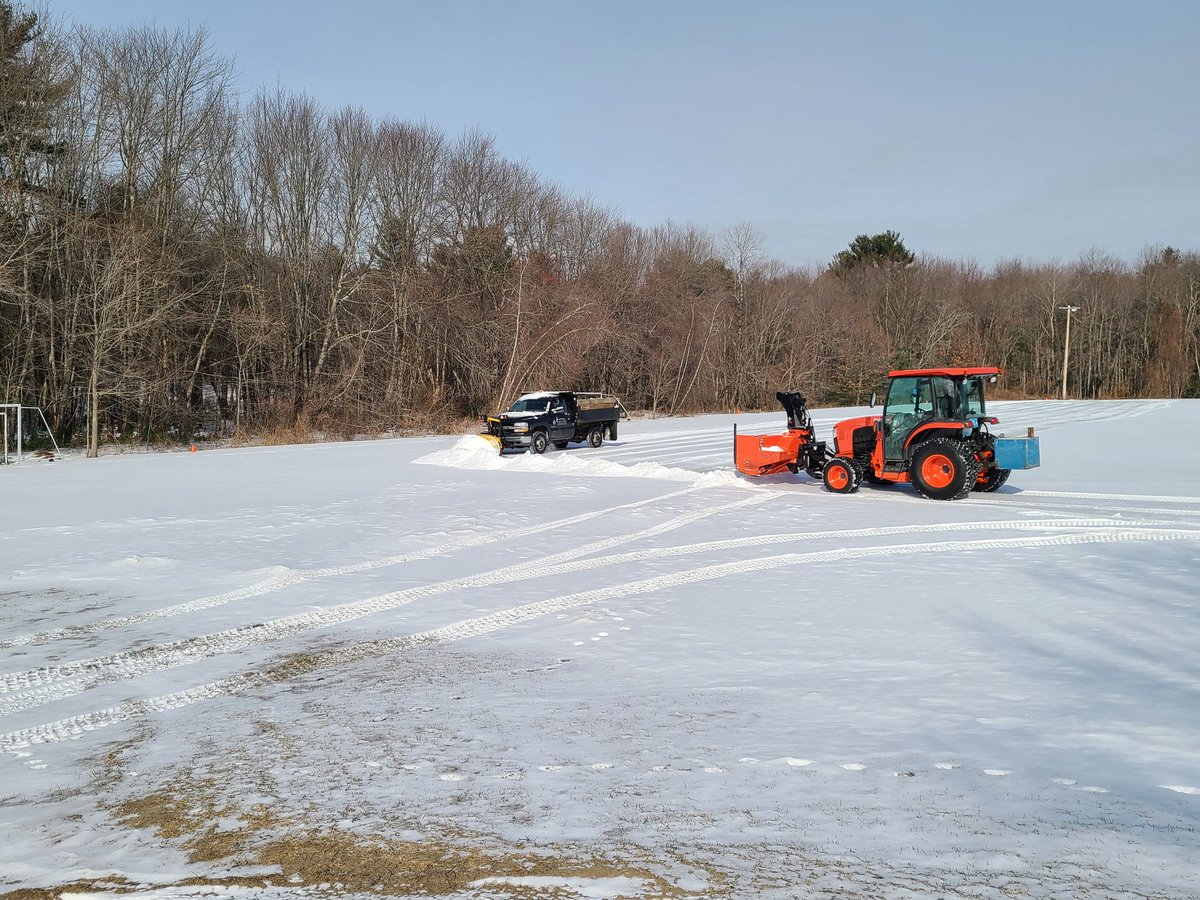 mrbellerose's tweet image. When you&apos;re concerned there won&apos;t be enough snow for all the Winter Festival activities tomorrow. Then you remember TPS has the best maintenance staff around and they get that it&apos;s all about the kids. Thanks Gary &amp;amp; George! #tpsprepares @TyngsMiddle @TyngsboroughPS