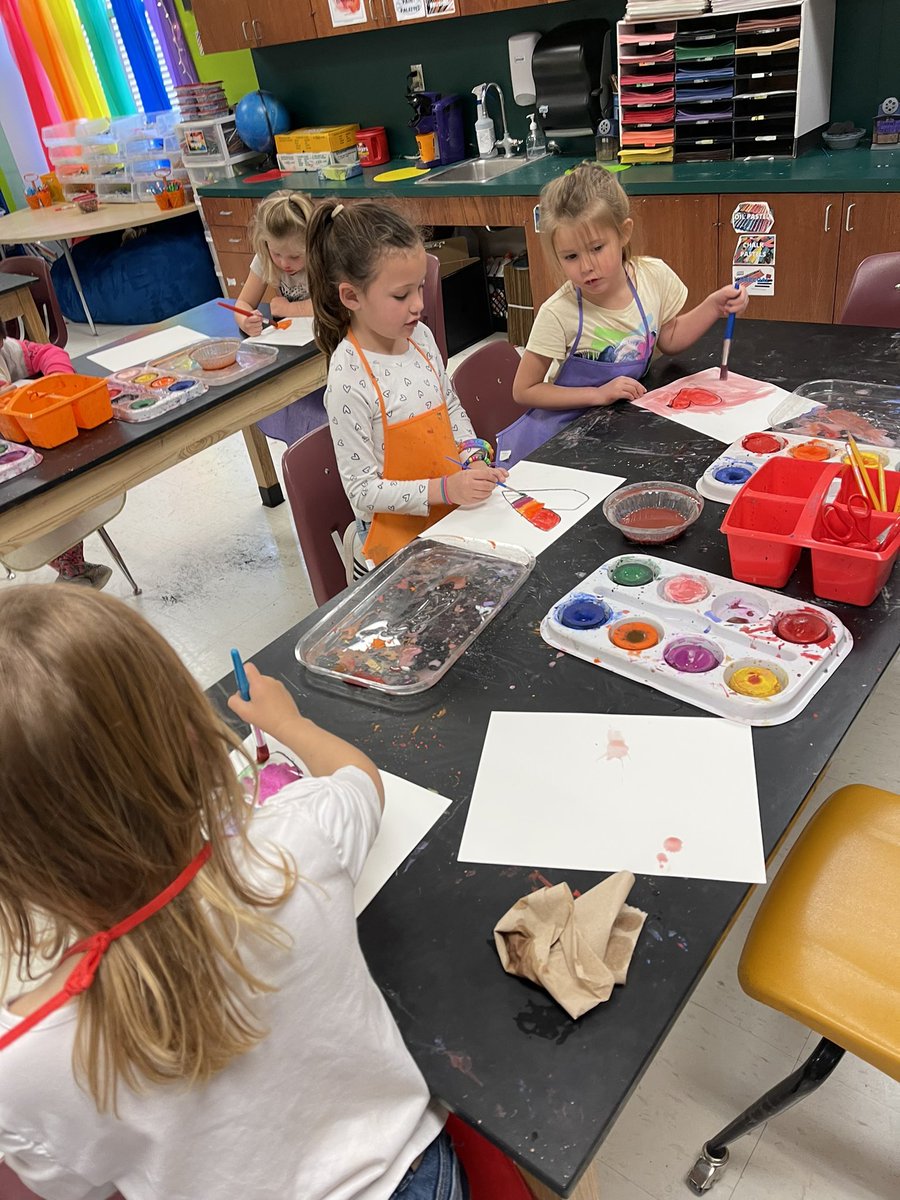 1st graders from Mrs. Garland’s class did an awesome job on their <a href="/jimdine_art/">Jim Dine</a> inspired pop art hearts! <a href="/mambrinosteam/">STEAM Academy at Mambrino</a> @HeatherBoisjol1 <a href="/granburyisd/">Granbury ISD</a> <a href="/Curriculum_GISD/">Granbury ISD Curriculum Department</a> #10houses1family