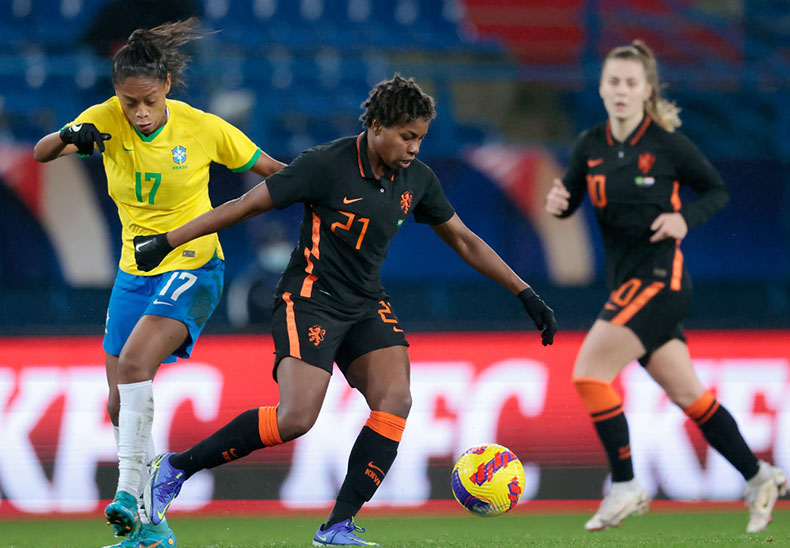 coeursdefoot's tweet photo. [Tournoi de France 2022] Brésil – Pays-Bas (1-1) : La Seleçao est revenue sur le fil

Lineth Beerensteyn avait inscrit le premier but de ce #TournoideFrance avant que le Brésil n'égalise en fin de match sur penalty... #BRANED

https://t.co/oCmixZImjC https://t.co/r1nuil8pvF