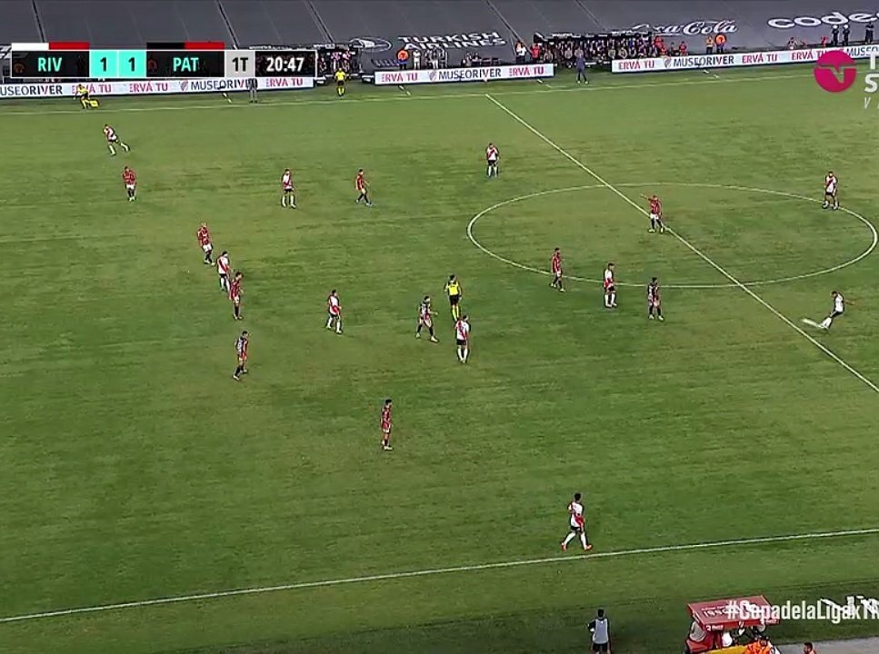 Robos_Plate's tweet photo. Primer gol con offside previo y un penal donde el arquero fue por y tocó la pelota. Dóvalo tendrá que dar extensas explicaciones como tuvo que hacer Pitana, no? https://t.co/bg0R6jGV9c