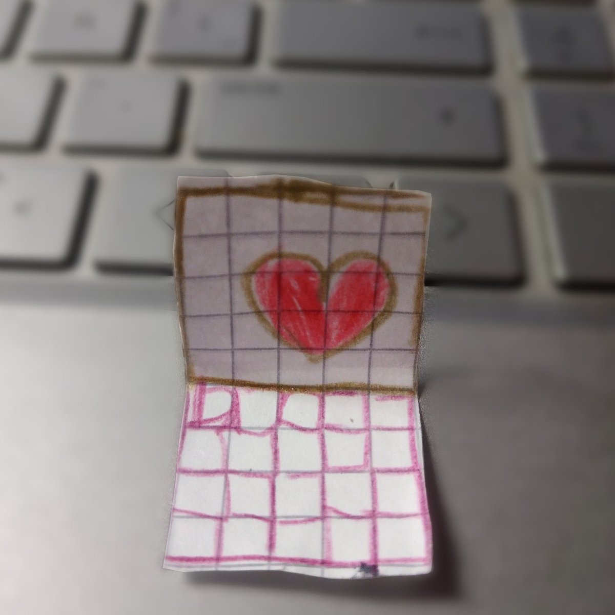 Cel_Saenz's tweet photo. ¿Sus ahijados ya les regalaron una 'laptop'?

La mía sí y me encantó. ❤️ 

#AmoAMiAhijada 👩‍👧 https://t.co/JmuG0baBcr