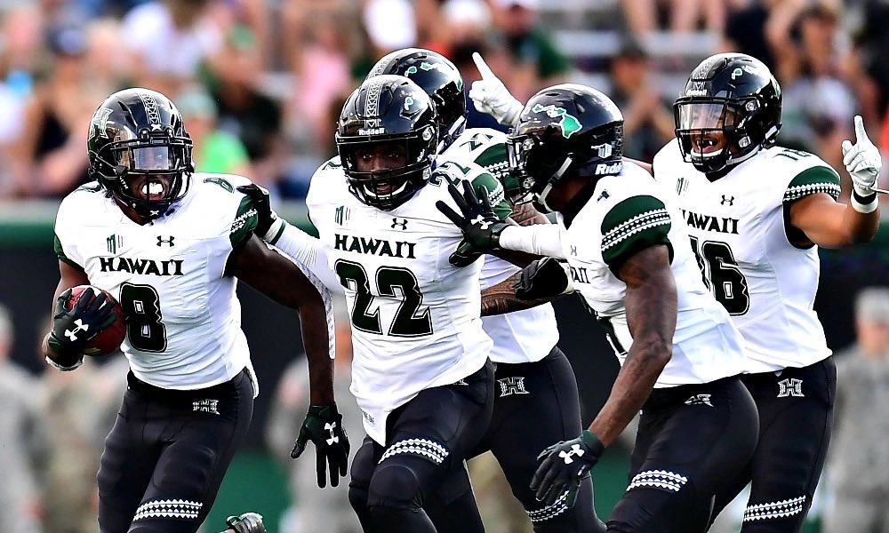 God is great. After a talk with Coach Brown and <a href="/CoachYoro/">Jacob Yoro</a> , I am blessed to received an offer from the Univsersity of Hawaii! #gobows  <a href="/BishopGormanFB/">Gaels Football</a> <a href="/Coach_Cos93/">Michael Cosgrove</a> @bangulo <a href="/GregBiggins/">Greg Biggins</a> <a href="/BrandonHuffman/">Brandon Huffman</a>