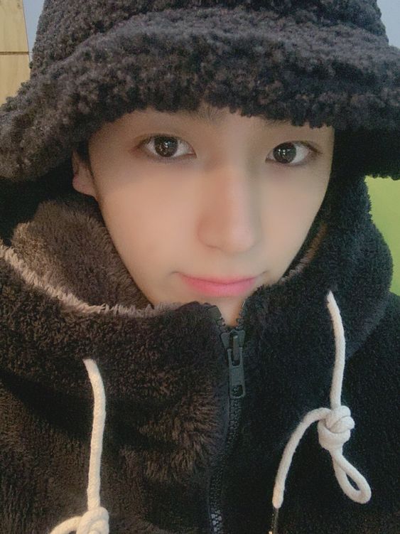 HJHCFILM's tweet photo. fluffy black hats
––– #Hyunjae #Haechan #현재 #해찬 https://t.co/WvbiPhhIan