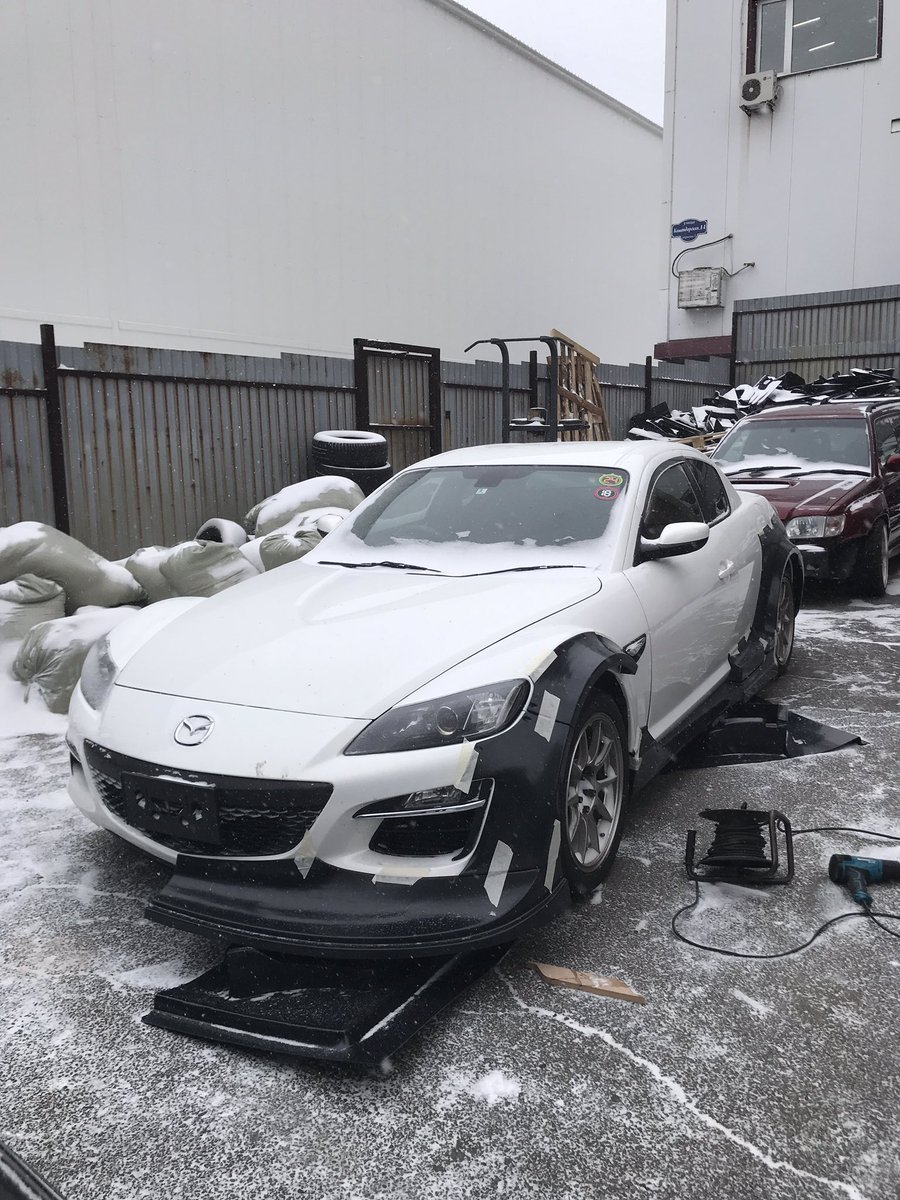 Fenderist_com's tweet photo. FENDERIST MAZDA RX-82008-2012セットの最初のテストフィット #rx8 #マツダ https://t.co/1NqfOoUMMM